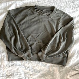 Softsreme perfectly oversized cropped crew